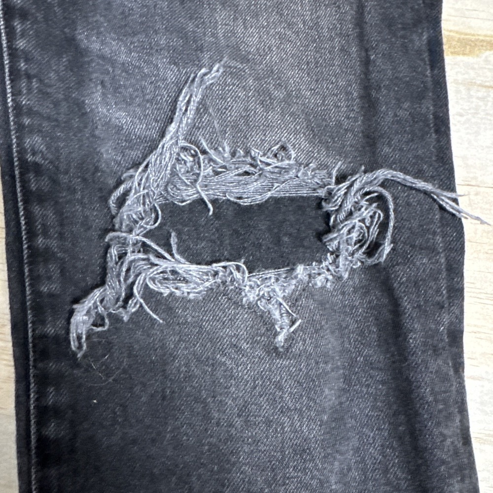 Good American Black 2/26 Distressed With Fake Whole And Side Slit Straight Legs - Picture 4 of 9